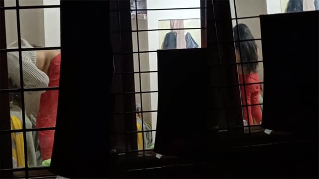 Beautiful Neighbor Girl Changing Clothes Arousing Video - Auntymaza
