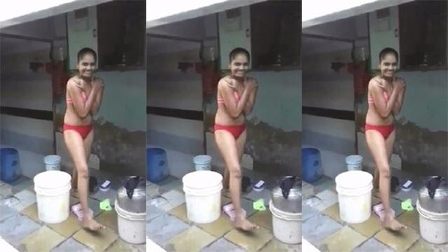 Cousin Sister Brother Bathing Clip Clip Viral Watch - Auntymaza