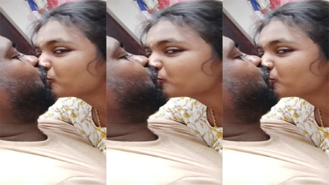 Horny Marathi Wife Chudai Clip Video Free - Auntymaza