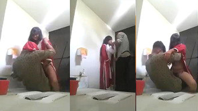 Desi Lover Roamnce And – Chudai With Bathroom Viral Video - Auntymaza